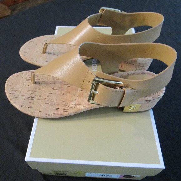 Michael Kors Leather London Thong Ladies size 7.5 NWT - Picture 8 of 16